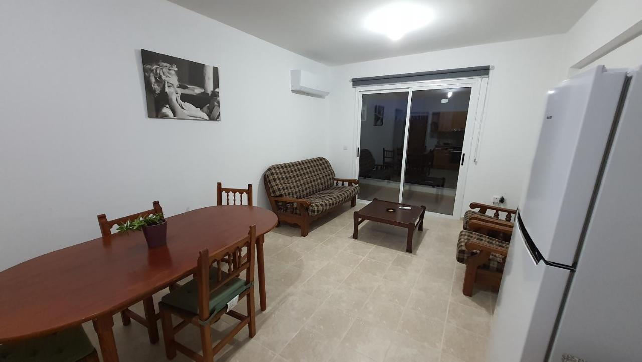 Lovely Apartment At The City Center Of Paphos Luaran gambar